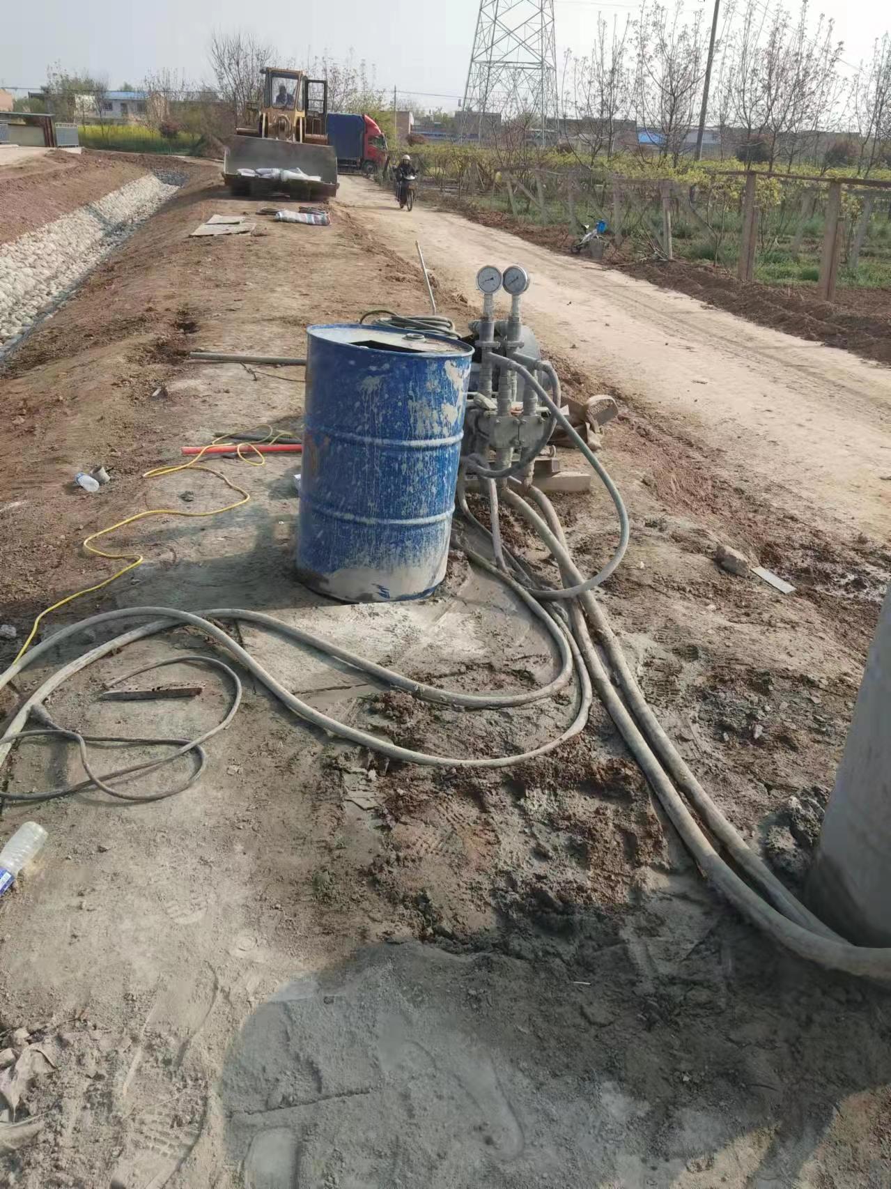 扎鲁特顶管注浆